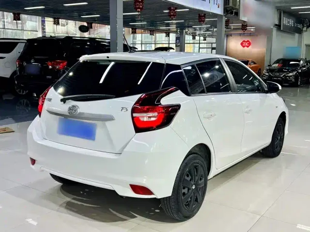 Toyota Vios FS — Фото автомобиля 6