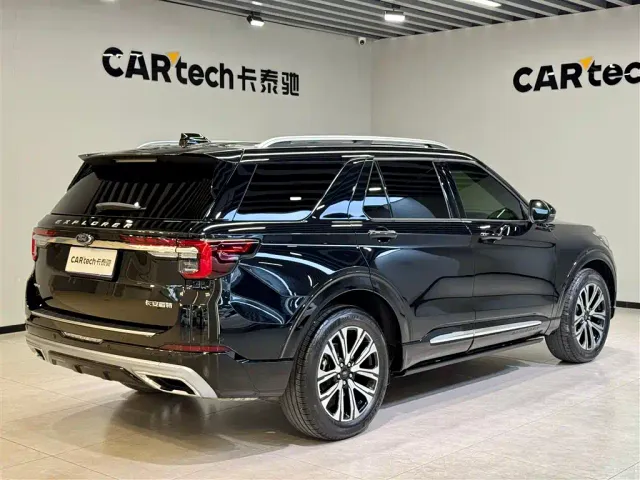 Ford Explorer — Фото автомобиля 4
