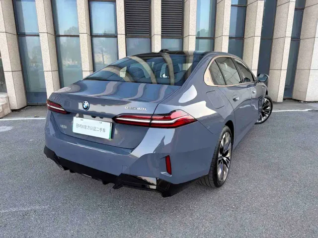 BMW i5 — Фото автомобиля 4