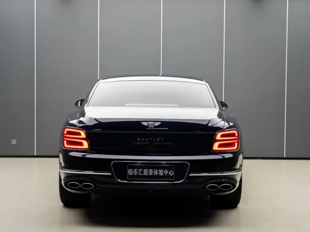 Bentley Flying Spur — Фото автомобиля 7
