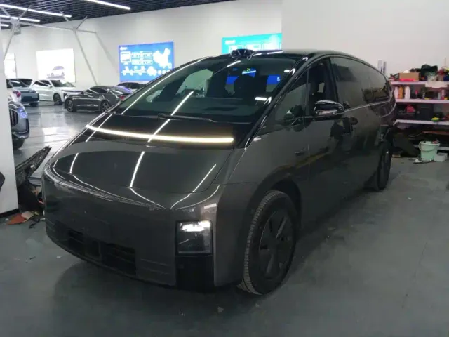 Фотография автомобиля — Li Auto MEGA