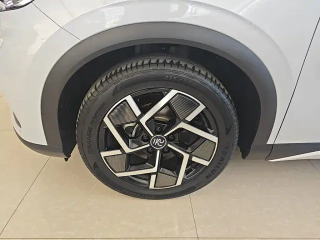 BYD Yuan PLUS — Фото автомобиля 22