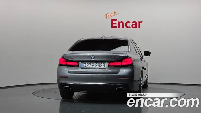 BMW 5-Series 5 серия (G30) 523d Luxury — Фото автомобиля 4