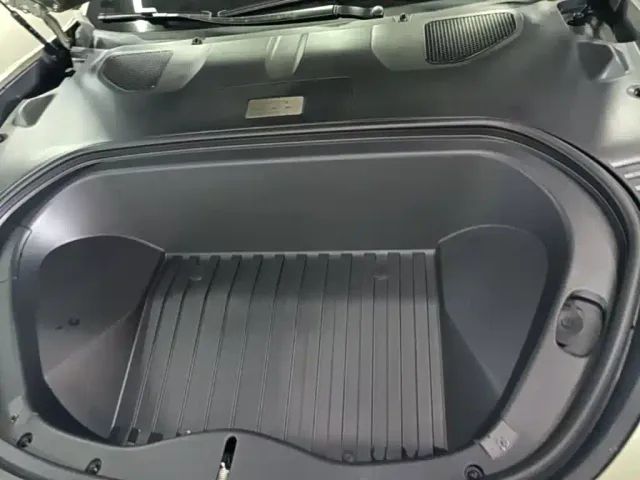 Xiaomi SU7 — Фото автомобиля 19