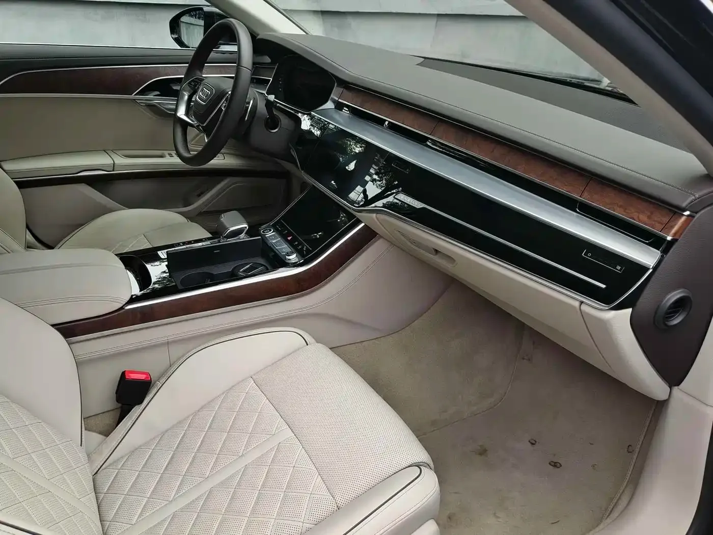 Audi Audi A8 2024 Model A8L 50 TFSI quattro Executive — Фото автомобиля 9