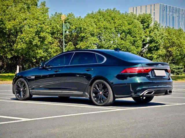 Jaguar XFL — Фото автомобиля 7