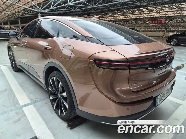 Toyota Crown — Фото автомобиля 3