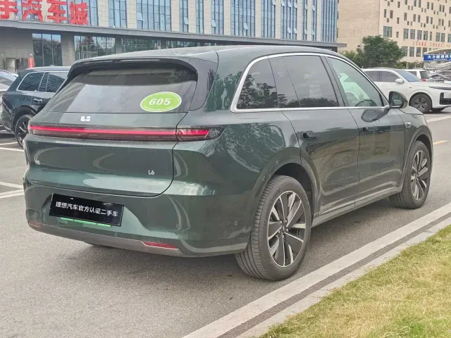 Li Auto L6 — Фото автомобиля 11