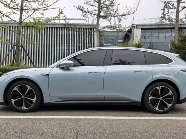 Nio ET5 Touring — Фото автомобиля 9