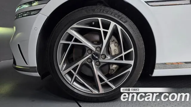Genesis G90 Бензин 3.5 турбо AWD — Фото автомобиля 5