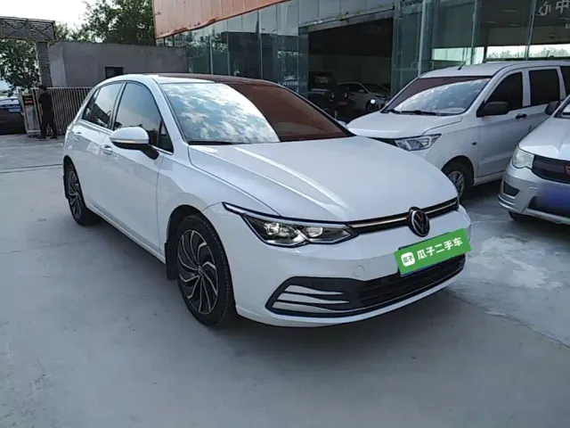 Volkswagen Golf — Фото автомобиля 3