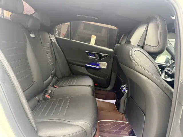Mercedes-Benz C-Class — Фото автомобиля 16