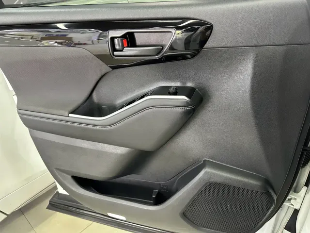 Toyota Highlander — Фото автомобиля 15