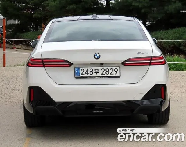 BMW 5-Series — Фото автомобиля 2