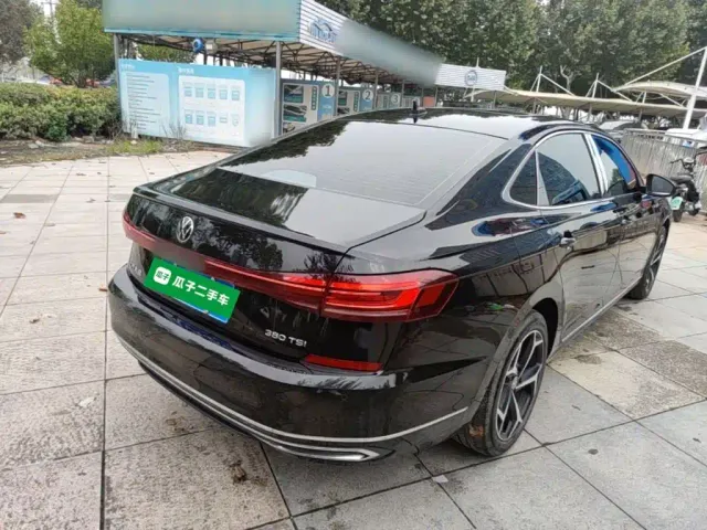 Volkswagen Passat — Фото автомобиля 6
