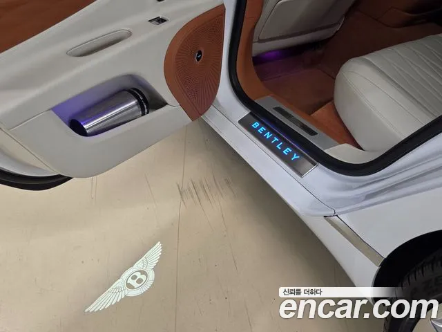 Bentley Flying Spur — Фото автомобиля 18
