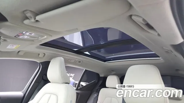Volvo XC40 — Фото автомобиля 19