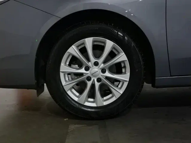 Roewe i5 — Фото автомобиля 17
