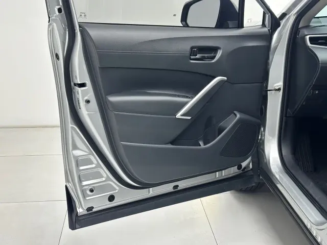 Toyota Frontlander — Фото автомобиля 12