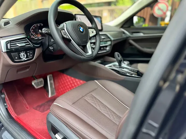 BMW 5 Series — Фото автомобиля 5