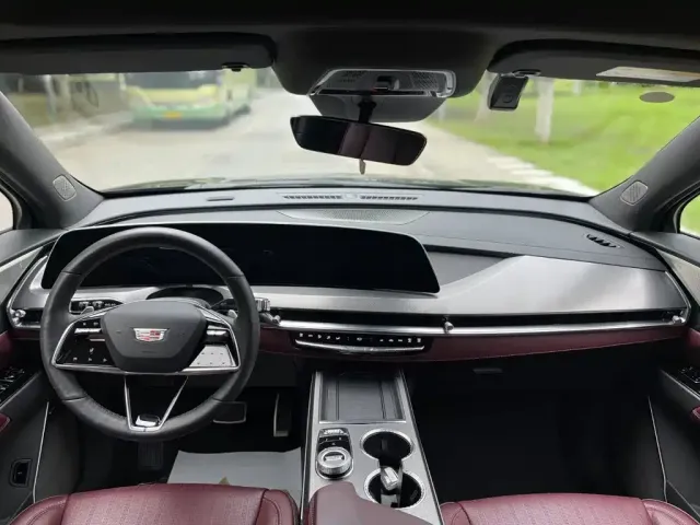 Cadillac XT5 — Фото автомобиля 18