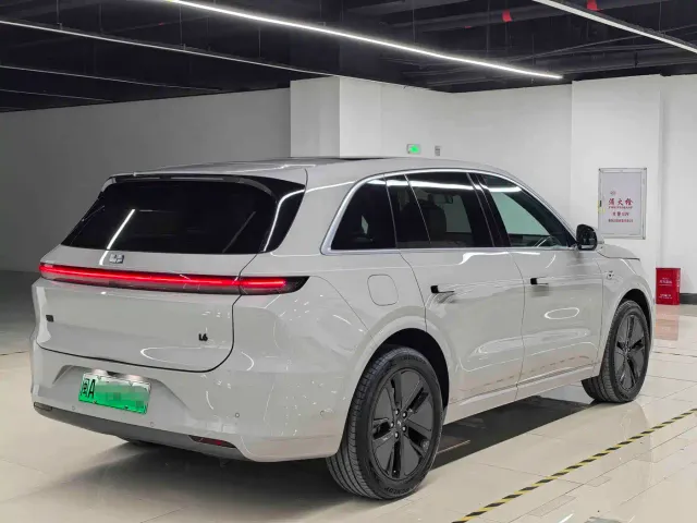 Li Auto L6 — Фото автомобиля 5