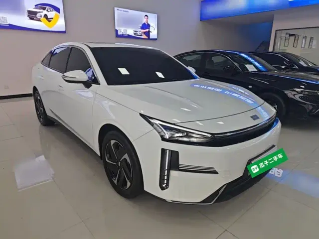 Geely Galaxy L6 — Фото автомобиля 3