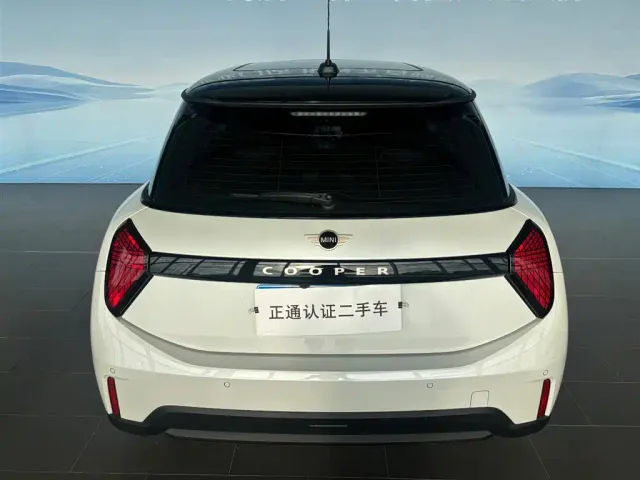 MINI Hatch — Фото автомобиля 15