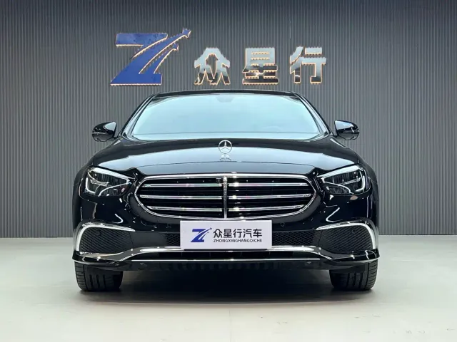 Mercedes-Benz E-Class — Фото автомобиля 2