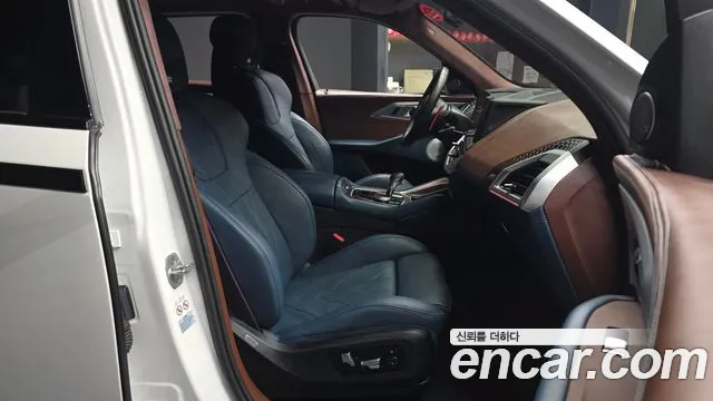 BMW XM — Фото автомобиля 11
