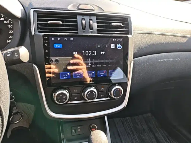 Nissan Tiida — Фото автомобиля 12