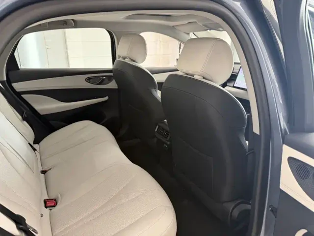 BYD Seal 05 DM-i — Фото автомобиля 3
