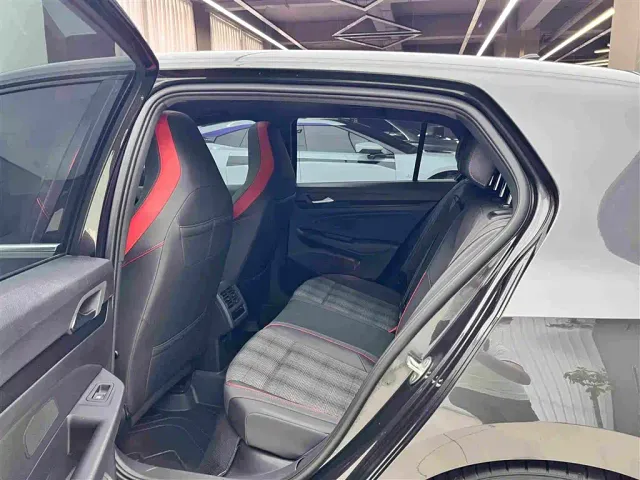 Volkswagen Golf GTI 2021 380TSI DSG GTI — Фото автомобиля 11