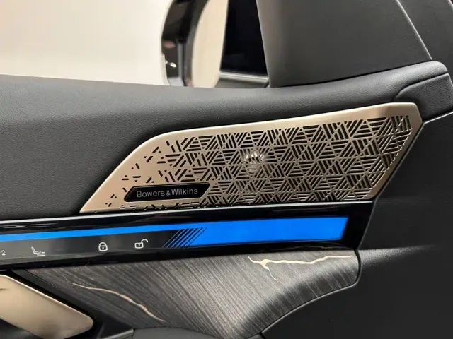 BMW 5 Series — Фото автомобиля 15