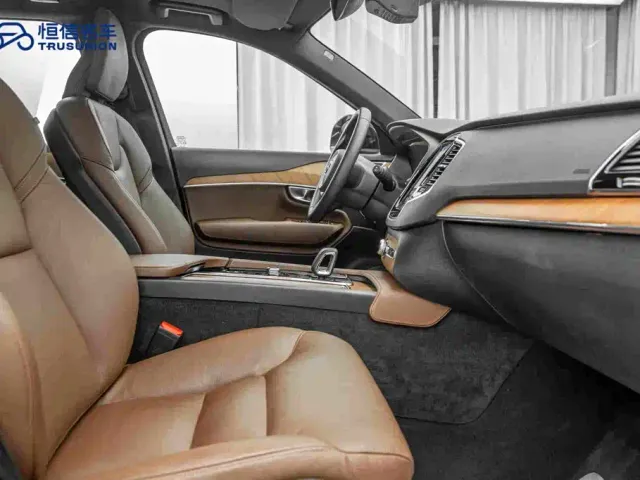 Volvo XC90 — Фото автомобиля 15