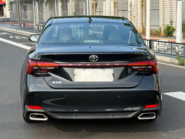 Toyota Avalon — Фото автомобиля 4