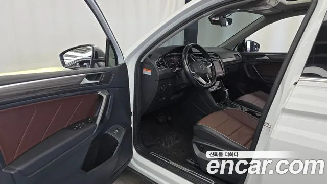 Volkswagen Tiguan — Фото автомобиля 10