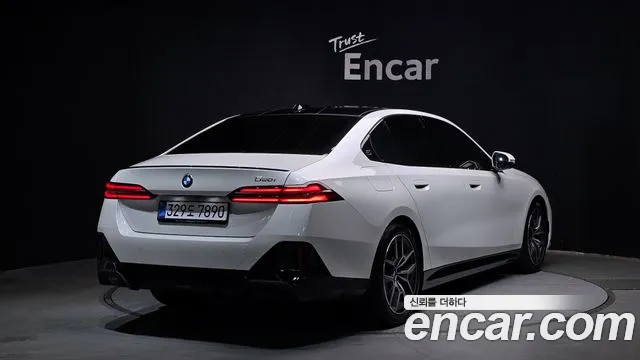 BMW 5-Series — Фото автомобиля 2