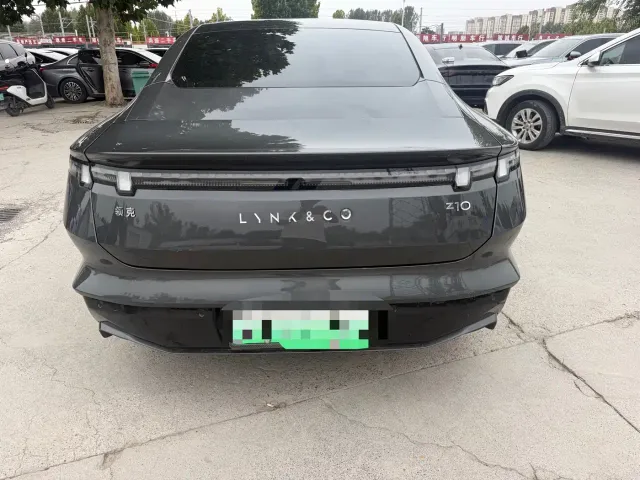 Lynk & Co Z10 — Фото автомобиля 5