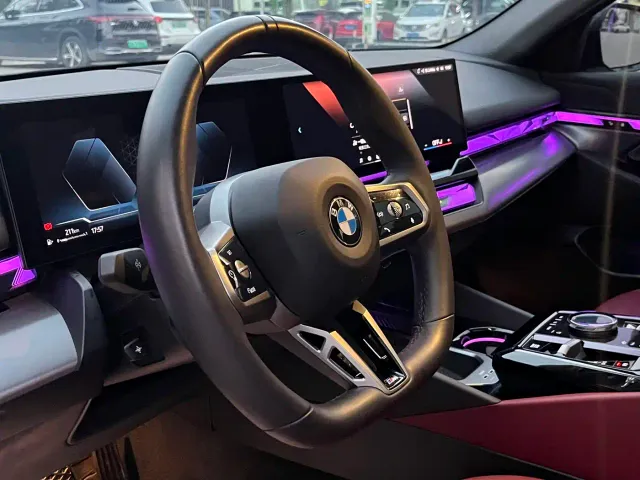 BMW 5 Series — Фото автомобиля 14