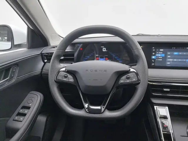 Roewe i5 — Фото автомобиля 11