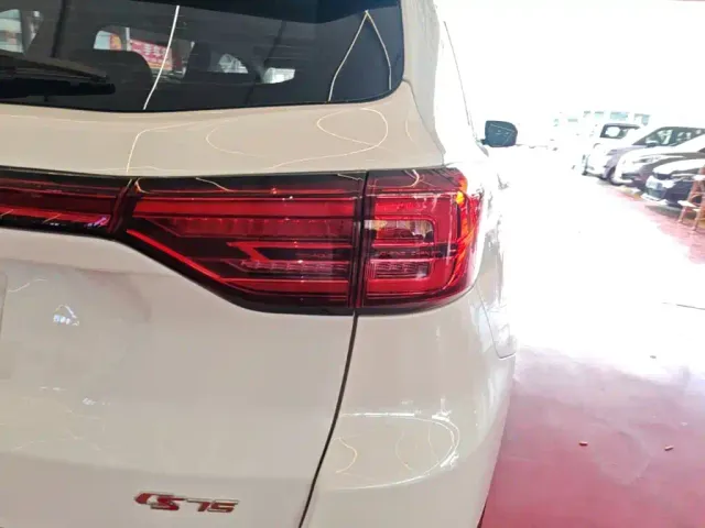 Changan CS75 — Фото автомобиля 7