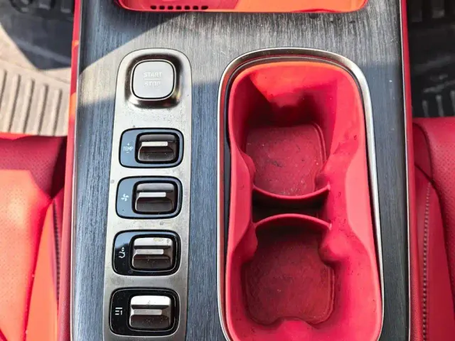 Xiaomi SU7 — Фото автомобиля 12