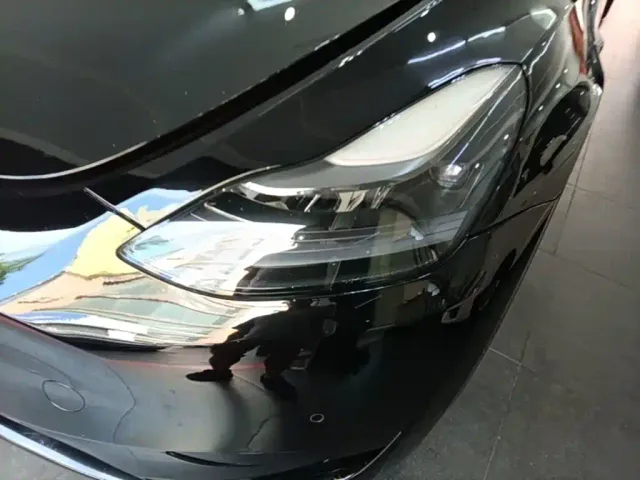 Tesla Model Y — Фото автомобиля 23