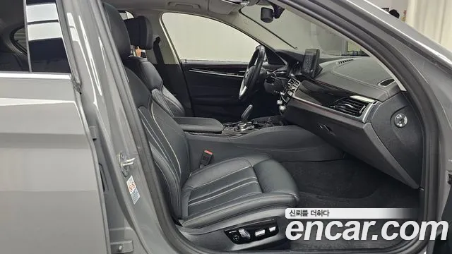 BMW 5-Series — Фото автомобиля 8