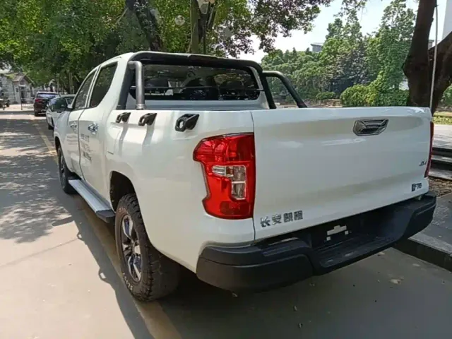 Changan Kaicheng F70 — Фото автомобиля 4