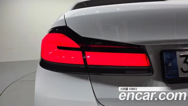 BMW 5 Series G30 — Фото автомобиля 8