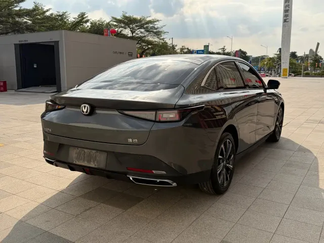 Changan Eado — Фото автомобиля 16