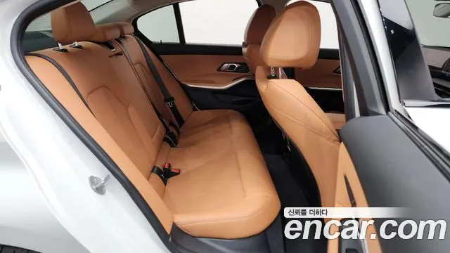 BMW 3-Series 3 серия (G20) — Фото автомобиля 12