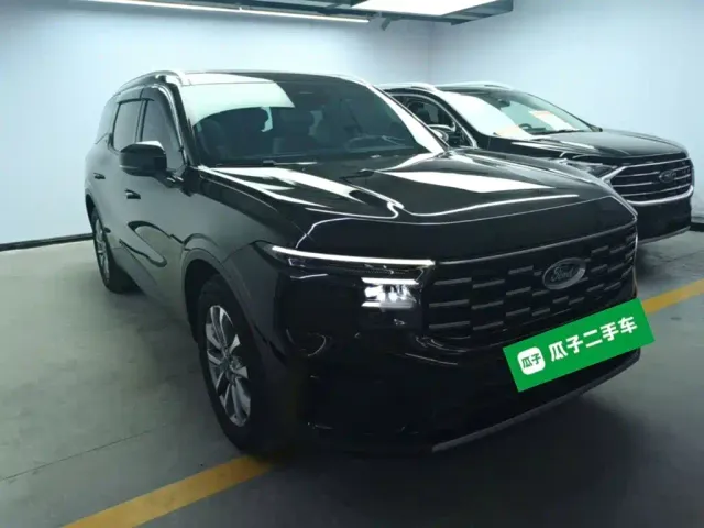 Ford Edge — Фото автомобиля 3